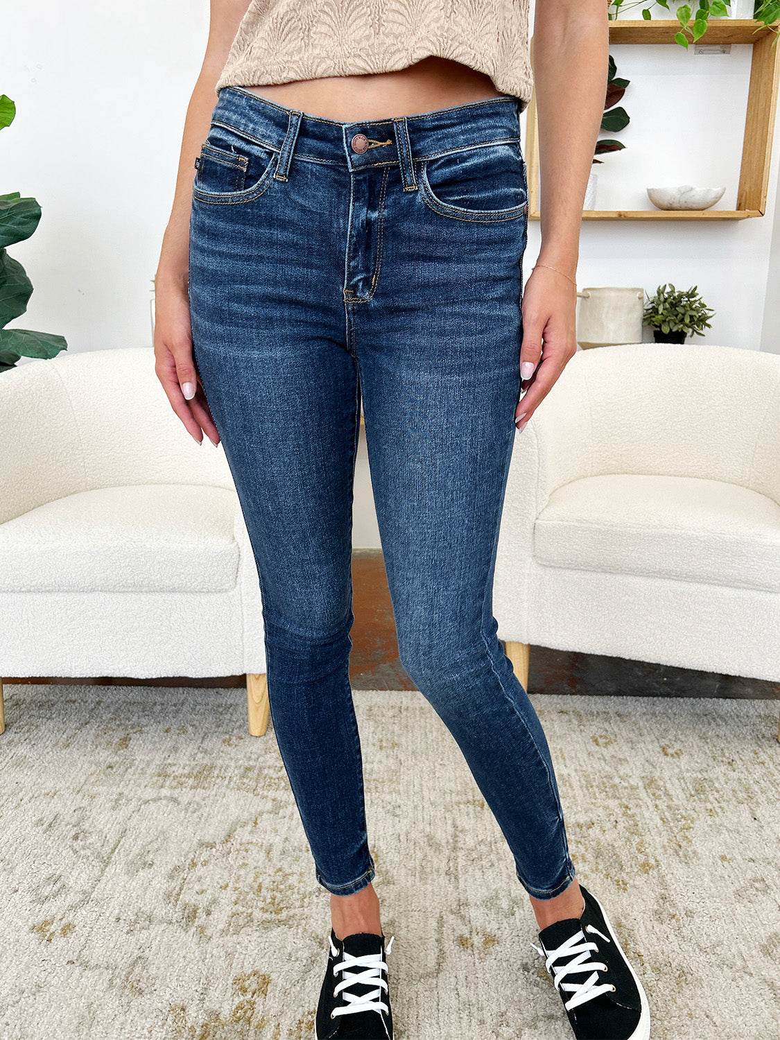 Judy Blue Full Size Classic Handsand Skinny Jeans - DaTrendStore.Com