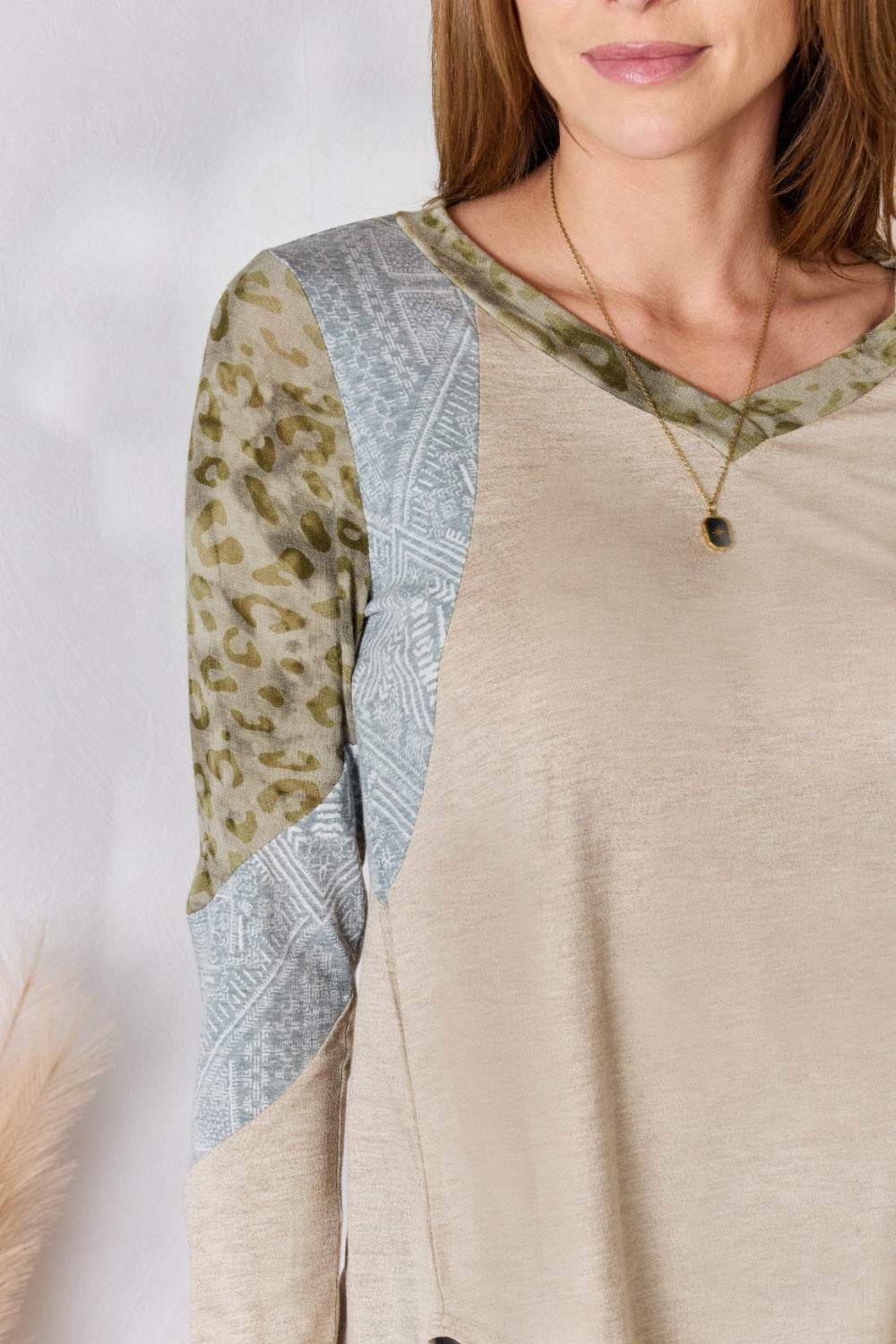 Hailey & Co Colorblock V-Neck Long Sleeve Top - DaTrendStore.Com