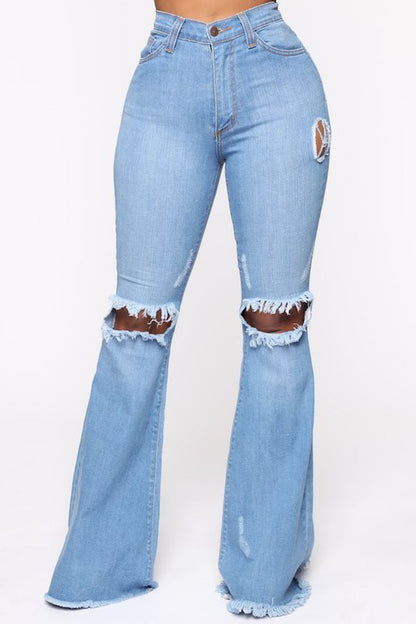 Knee Rip Flare Jean in Medium Wash