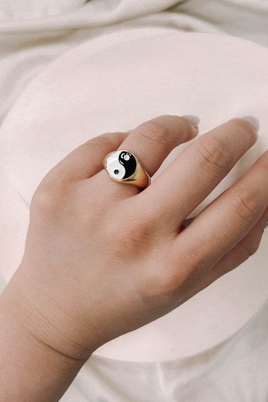 Yin and Yang Adjustable Ring - DaTrendStore.Com