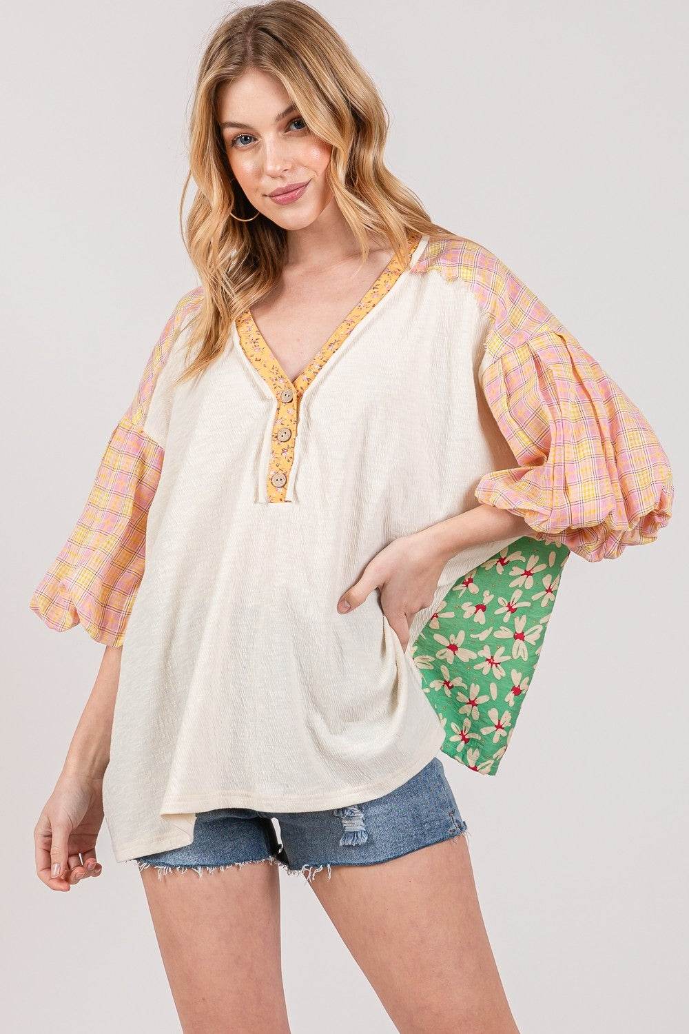 SAGE + FIG Color Block Bubble Sleeve Top - DaTrendStore.Com