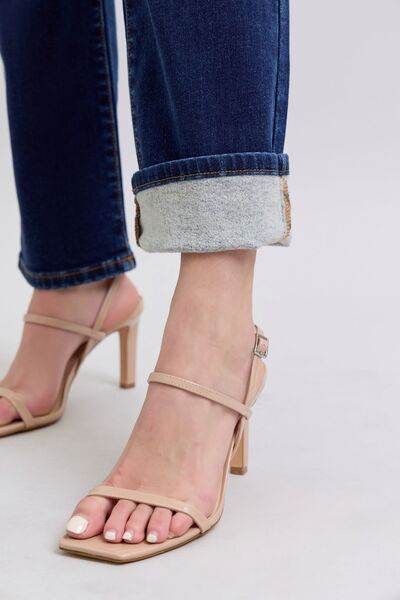 Judy Blue Full Size Washed Straight Leg Jeans with Pockets - DaTrendStore.Com