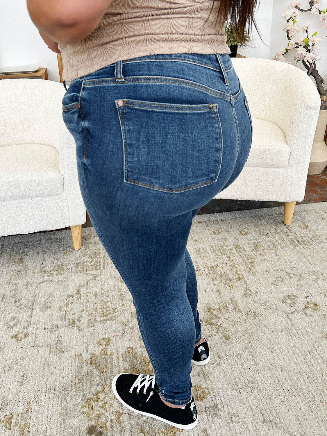 Judy Blue Full Size Classic Handsand Skinny Jeans - DaTrendStore.Com