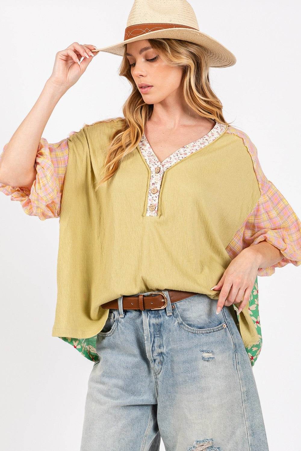 SAGE + FIG Color Block Bubble Sleeve Top - DaTrendStore.Com