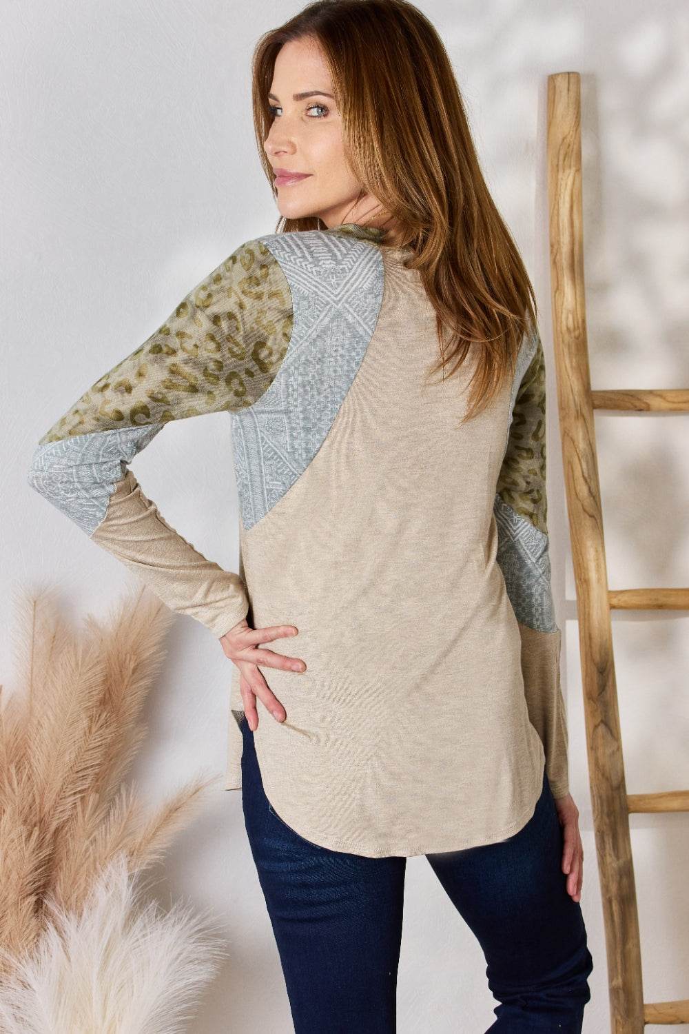 Hailey & Co Colorblock V-Neck Long Sleeve Top - DaTrendStore.Com
