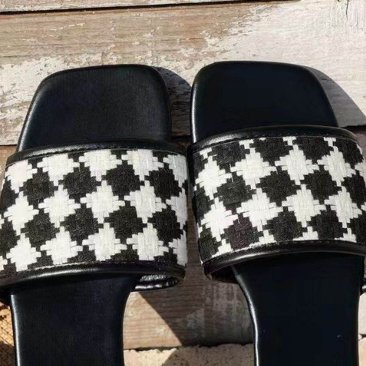 Plaid Open Toe Flat Sandals - DaTrendStore.Com