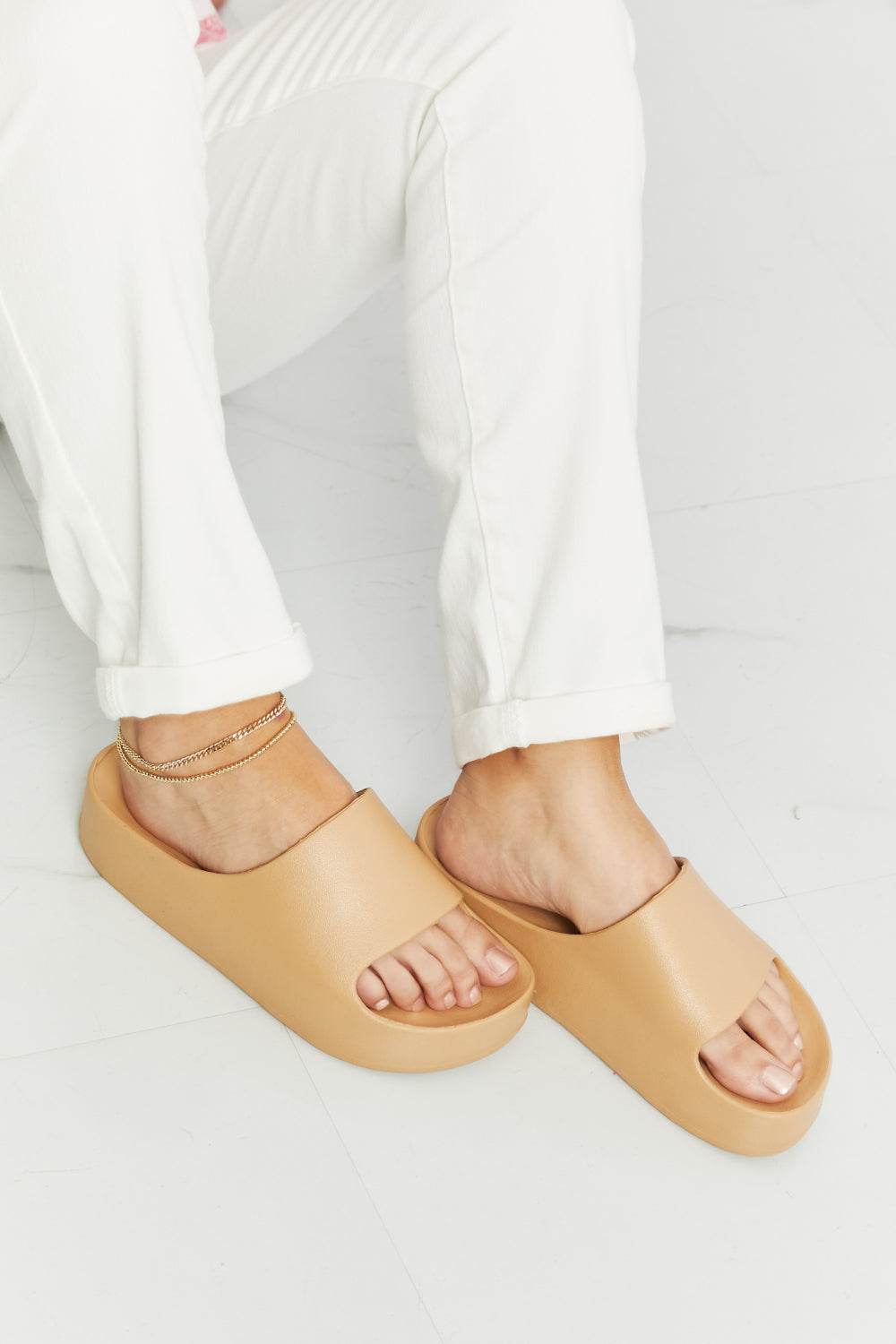 WILD DIVA Summer Feels Platform Slide - DaTrendStore.Com