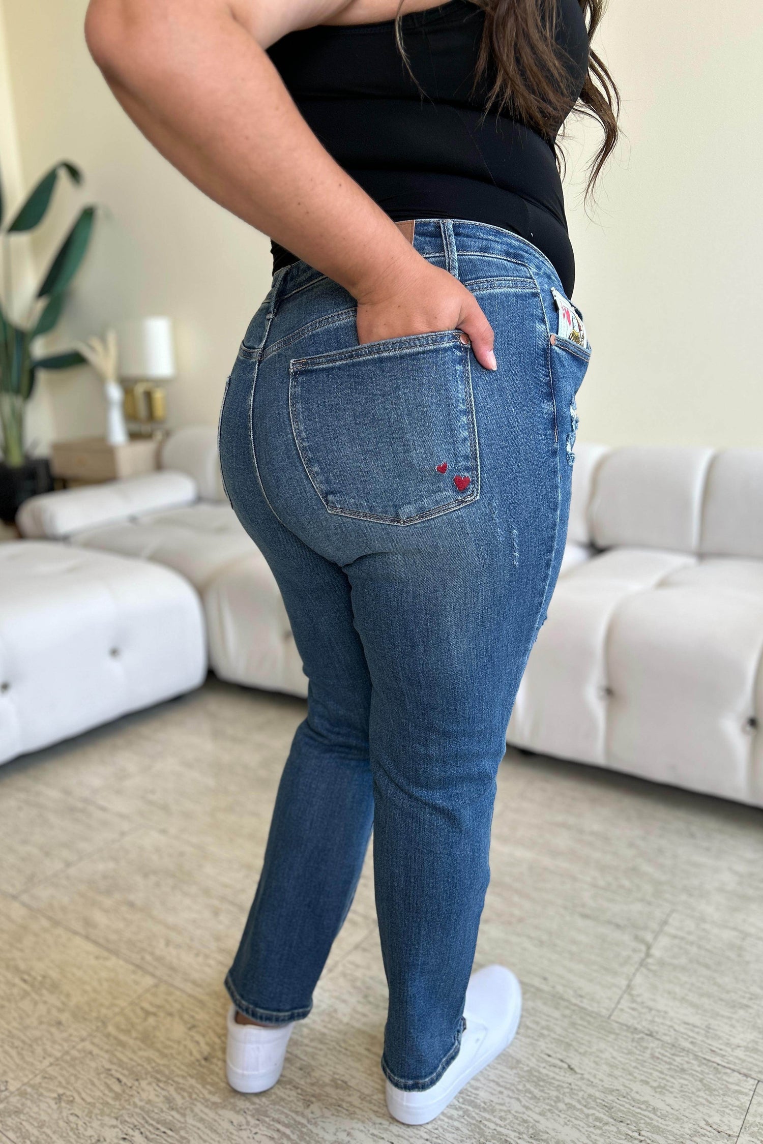 Judy Blue Full Size Queen Of Hearts Coin Pocket BF Jeans - DaTrendStore.Com