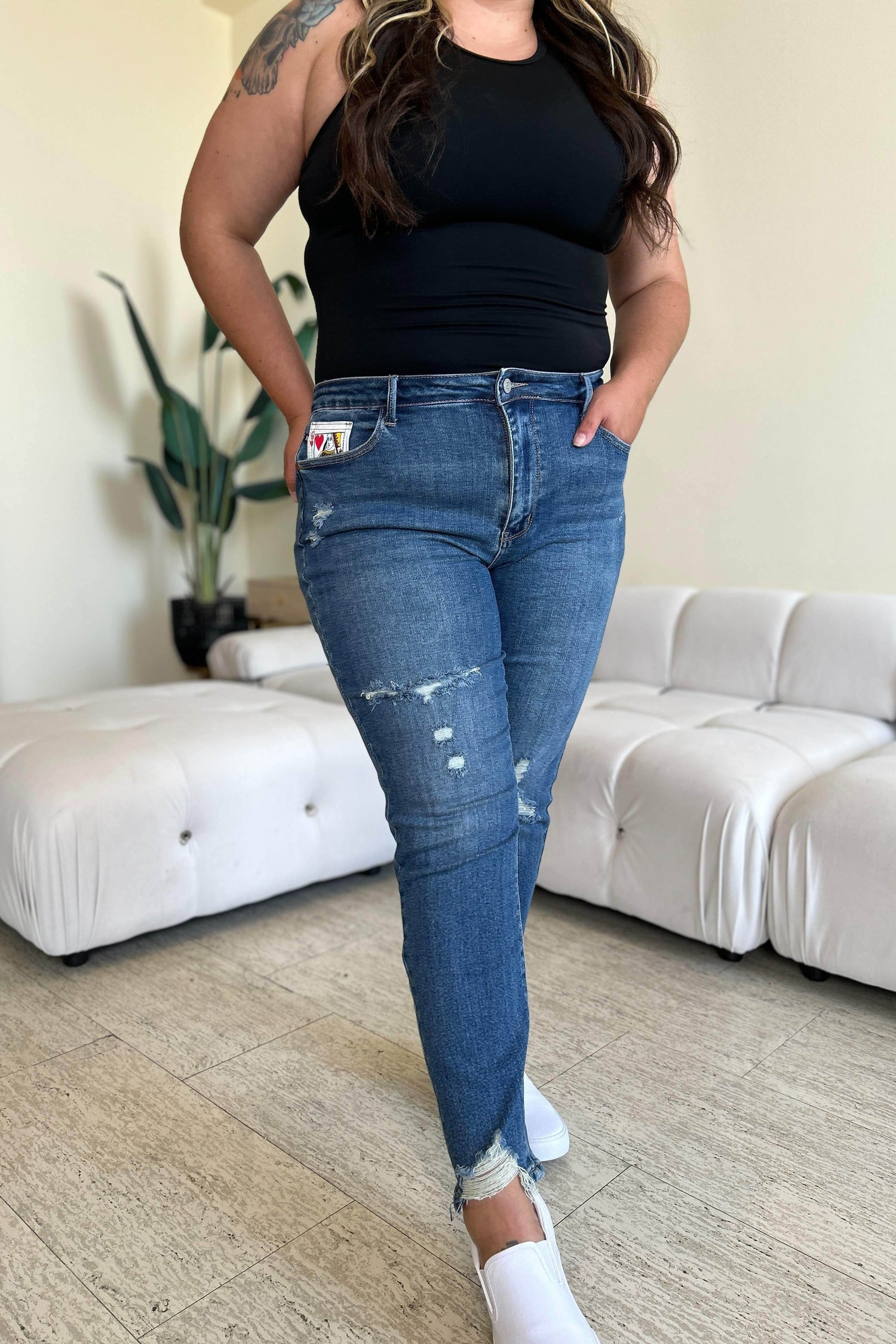 Judy Blue Full Size Queen Of Hearts Coin Pocket BF Jeans - DaTrendStore.Com