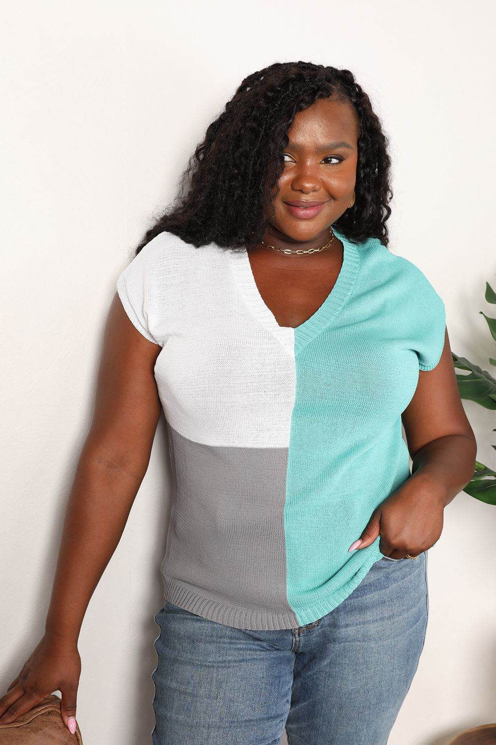 Color Block V-Neck Knit Top - DaTrendStore.Com