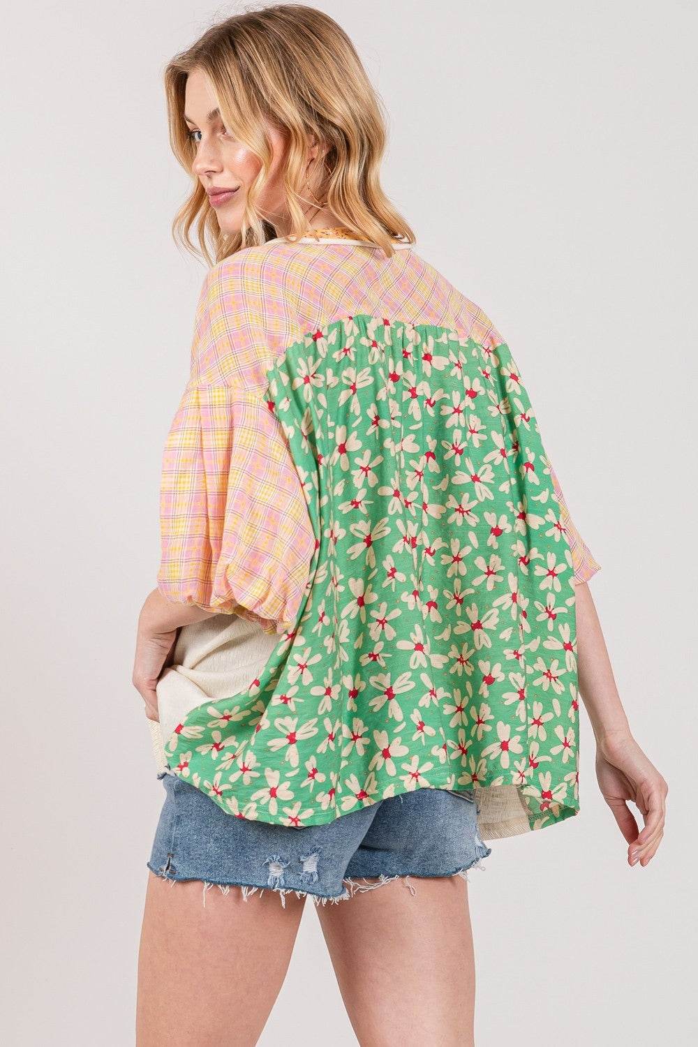 SAGE + FIG Color Block Bubble Sleeve Top - DaTrendStore.Com