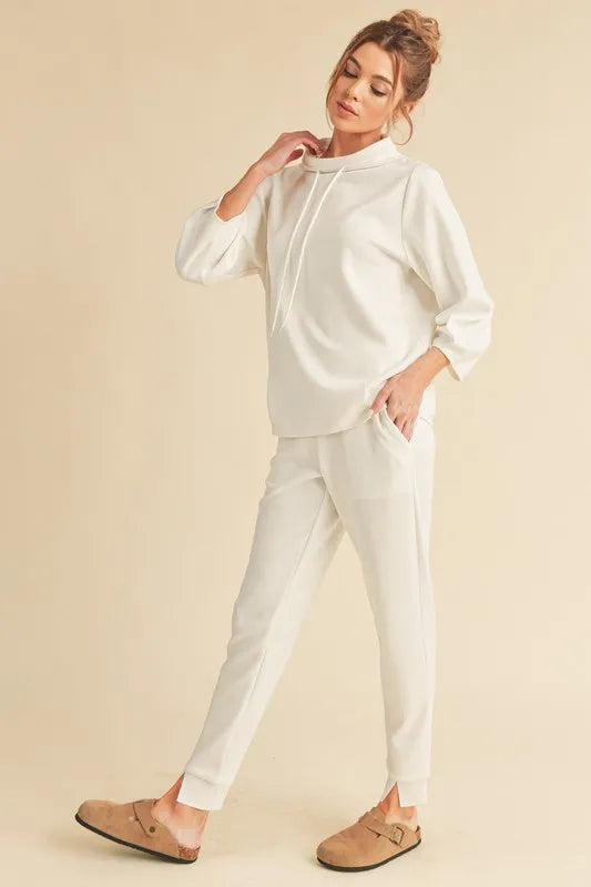 Aemi + Co Cream Elastic-Waist Joggers