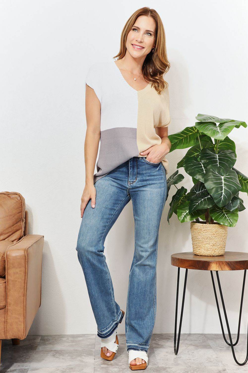 Color Block V-Neck Knit Top - DaTrendStore.Com