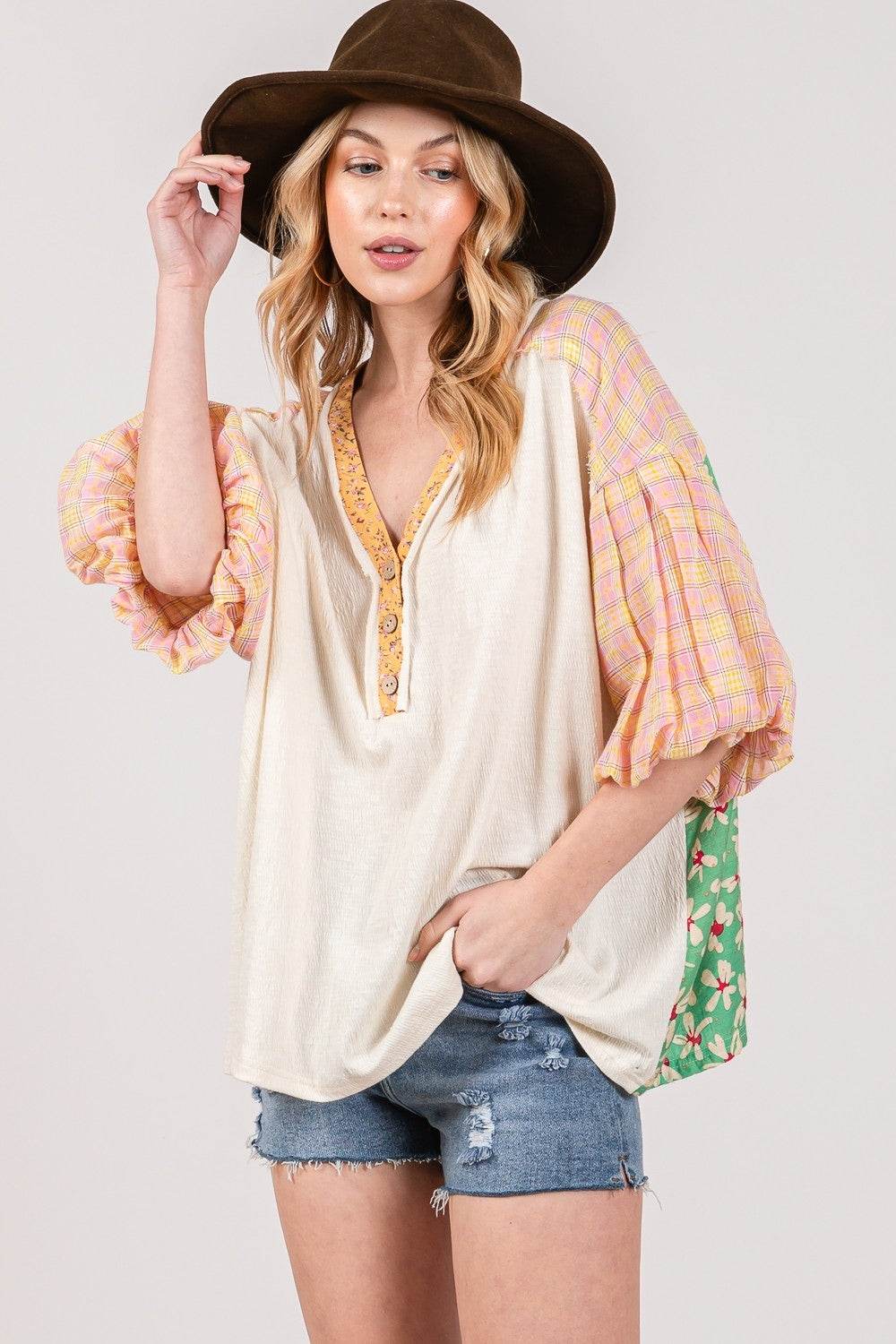 SAGE + FIG Color Block Bubble Sleeve Top - DaTrendStore.Com