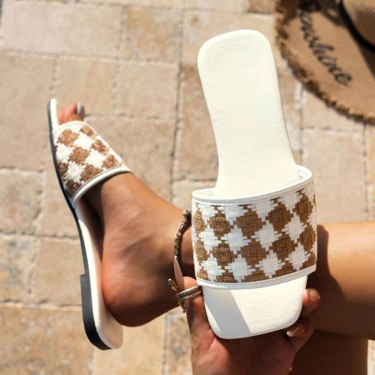 Plaid Open Toe Flat Sandals - DaTrendStore.Com