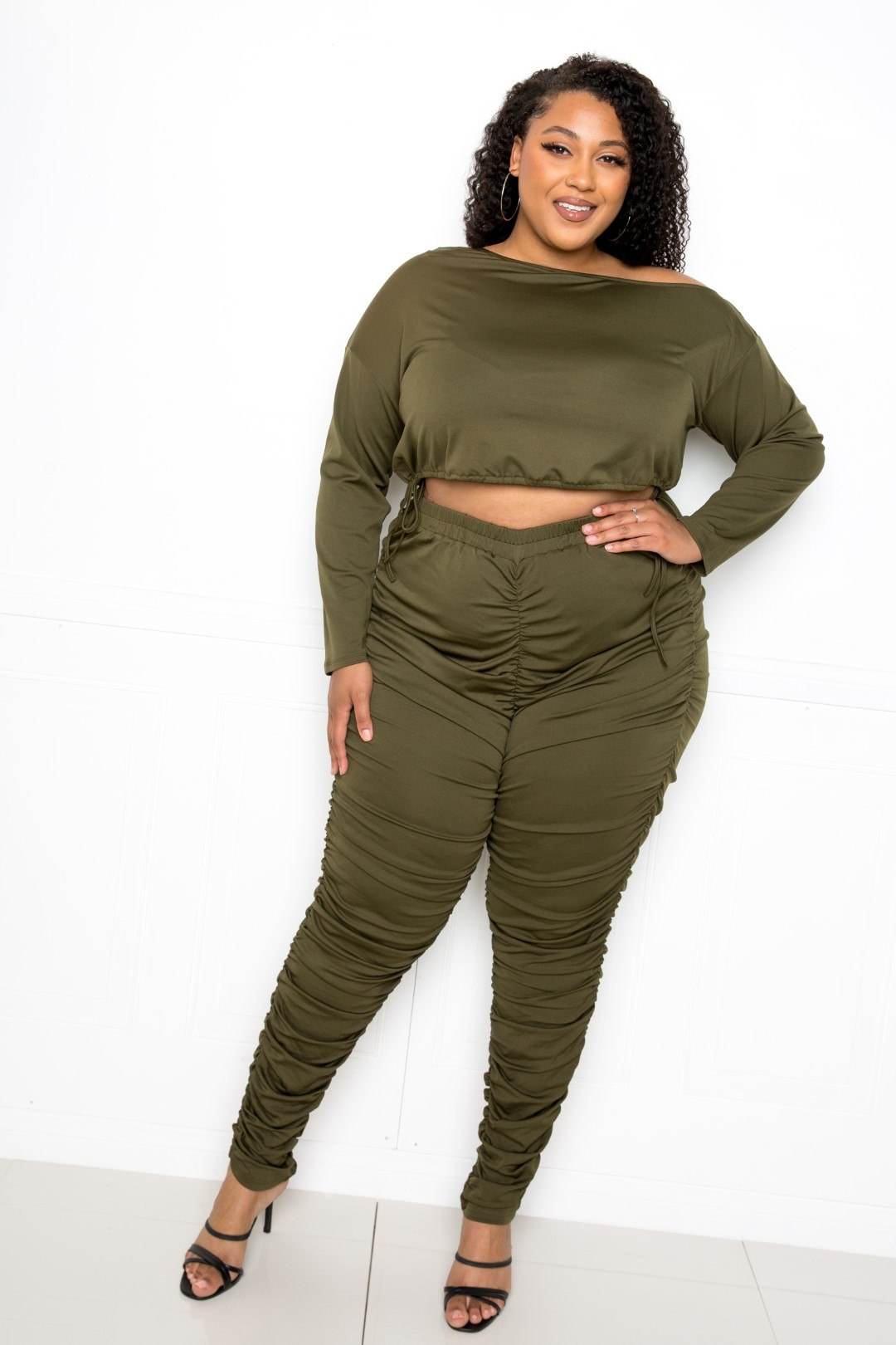 Off Shoulder Cropped Top And Ruched Leggings Sets - DaTrendStore.Com