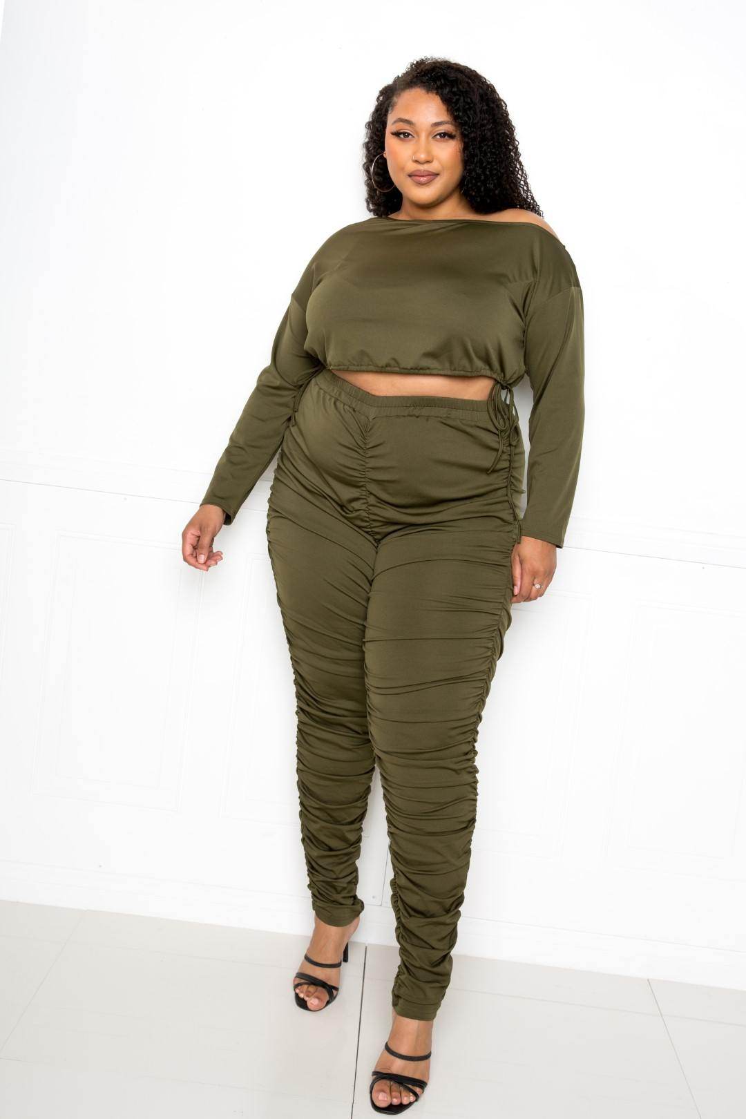 Off Shoulder Cropped Top And Ruched Leggings Sets - DaTrendStore.Com
