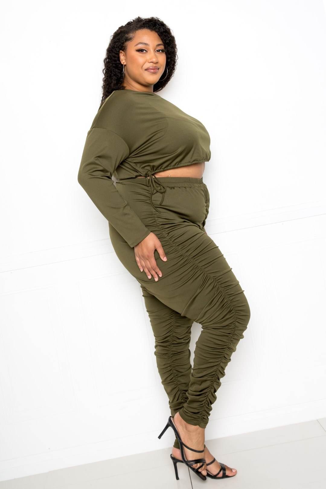 Off Shoulder Cropped Top And Ruched Leggings Sets - DaTrendStore.Com