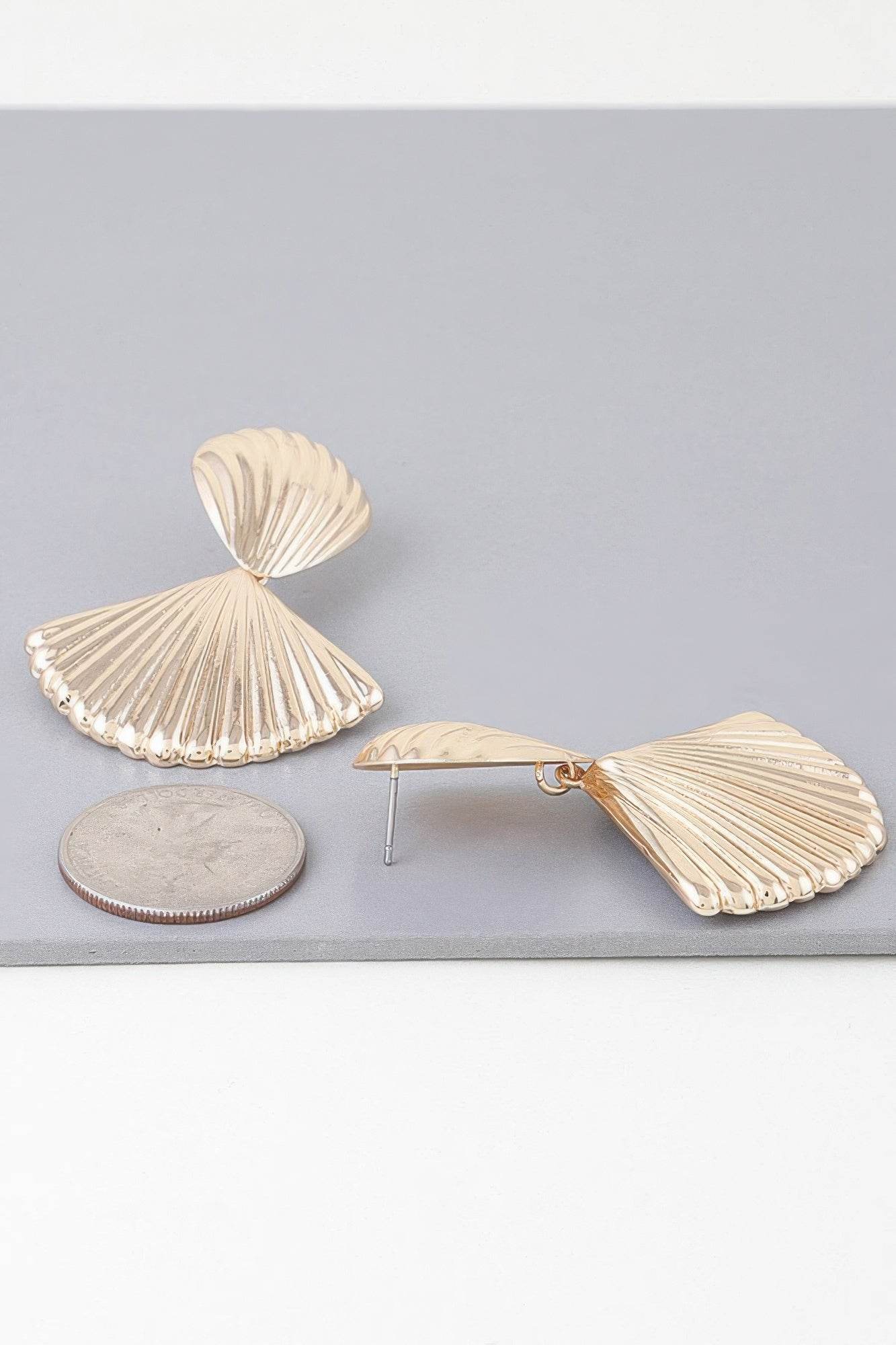 Shiny Ribbed Clam Shell Earrings - DaTrendStore.Com