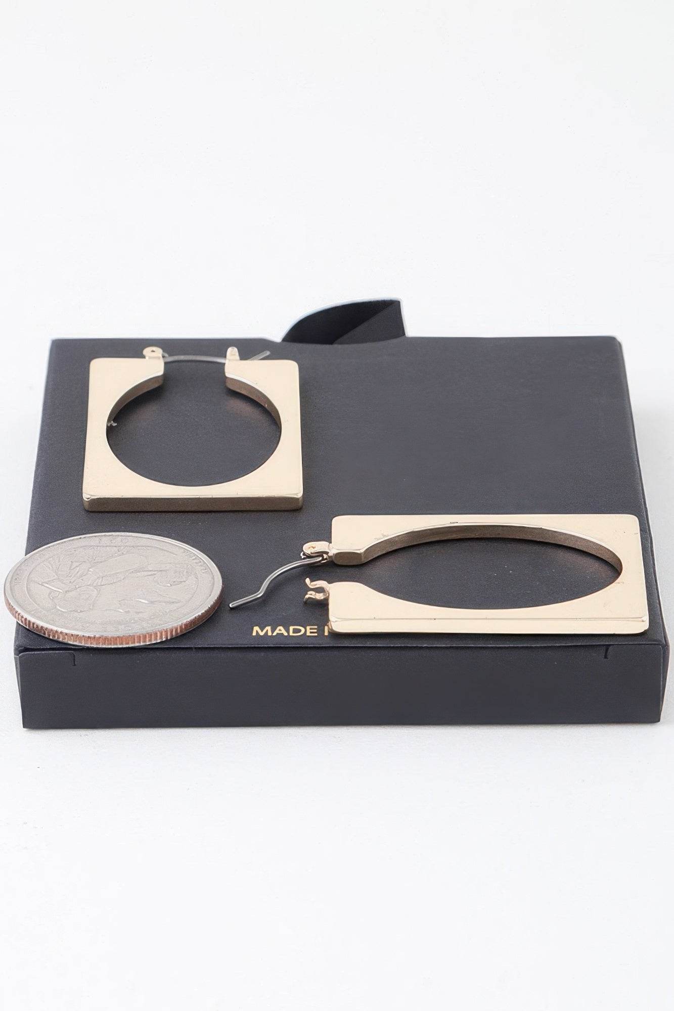 Portrait Frame Cut Earrings - DaTrendStore.Com