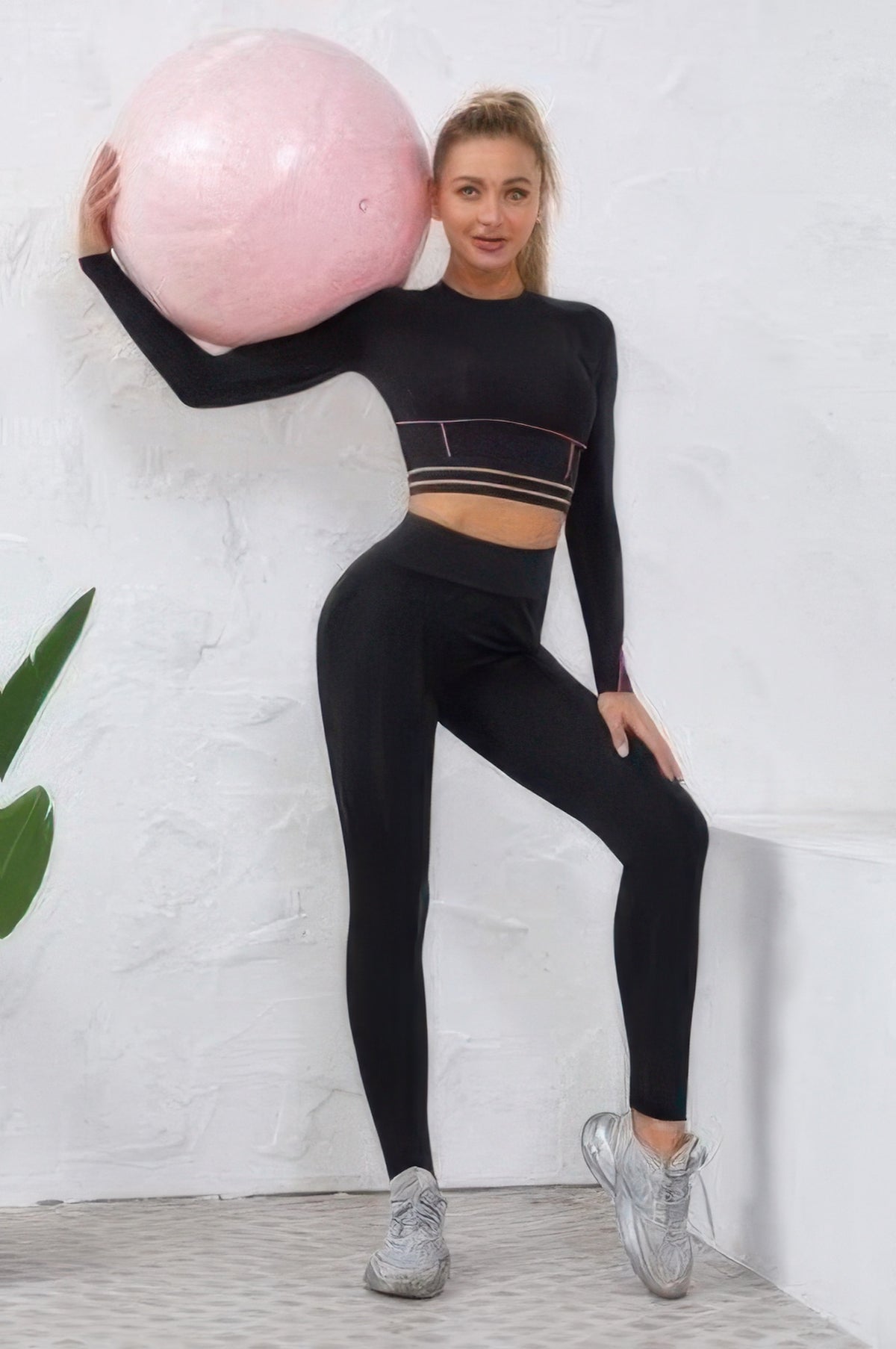 Color Block Two Piece Yoga Set in Black