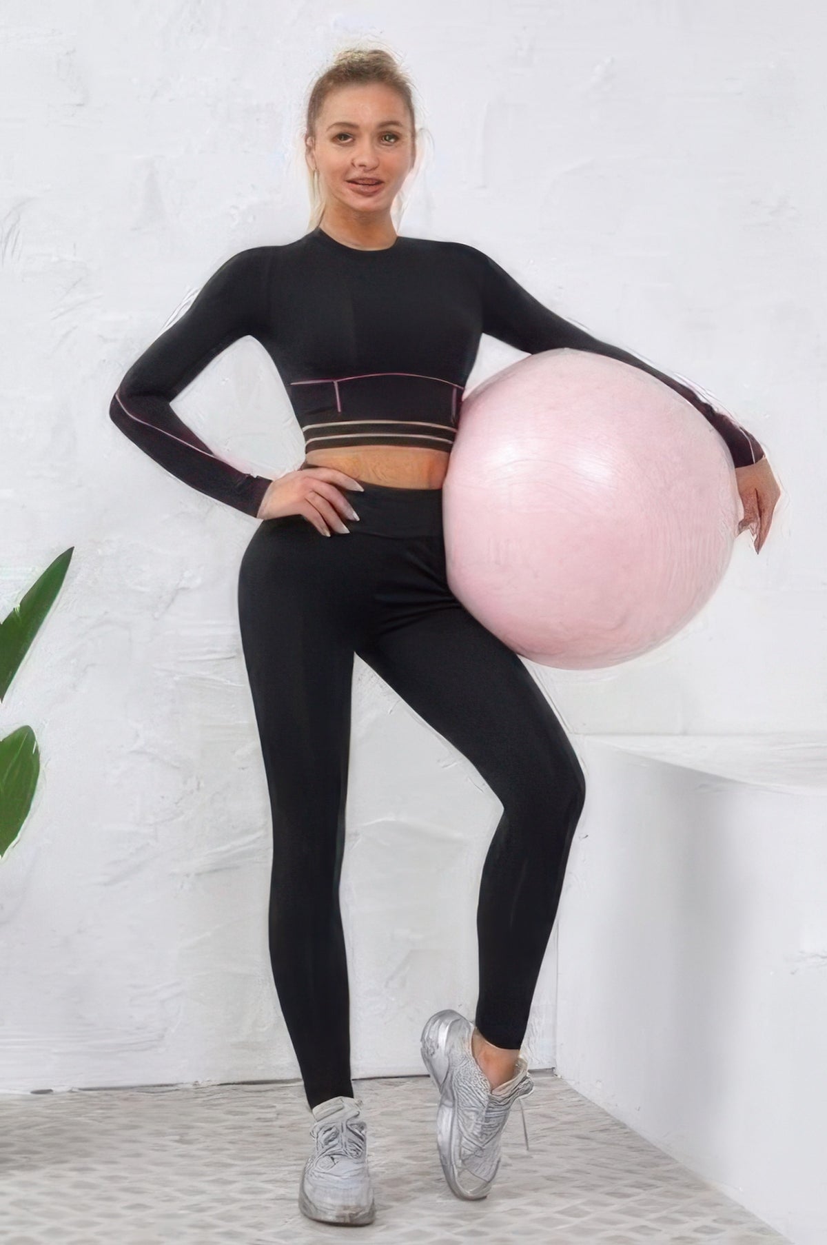 Color Block Two Piece Yoga Set in Black