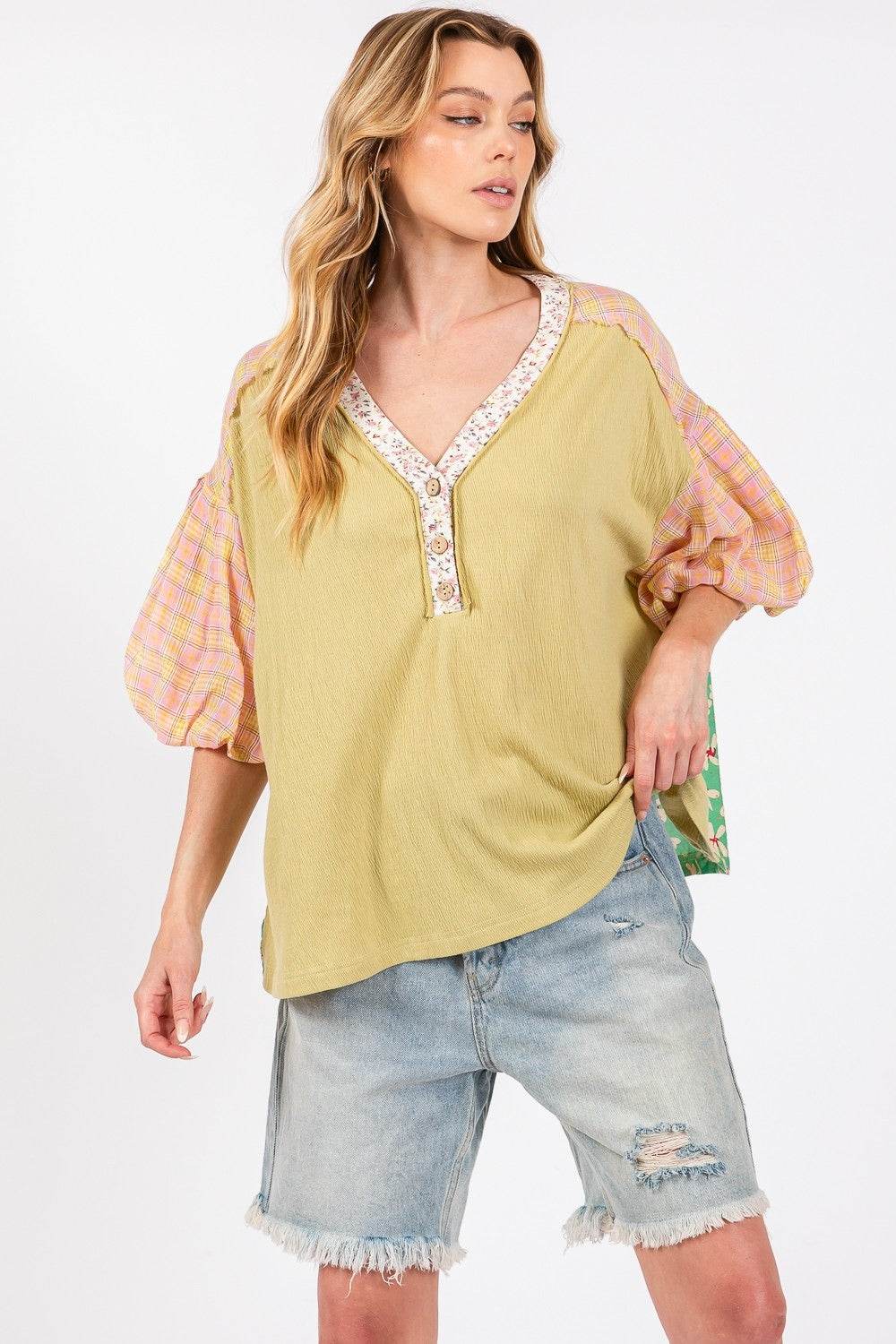 SAGE + FIG Color Block Bubble Sleeve Top - DaTrendStore.Com