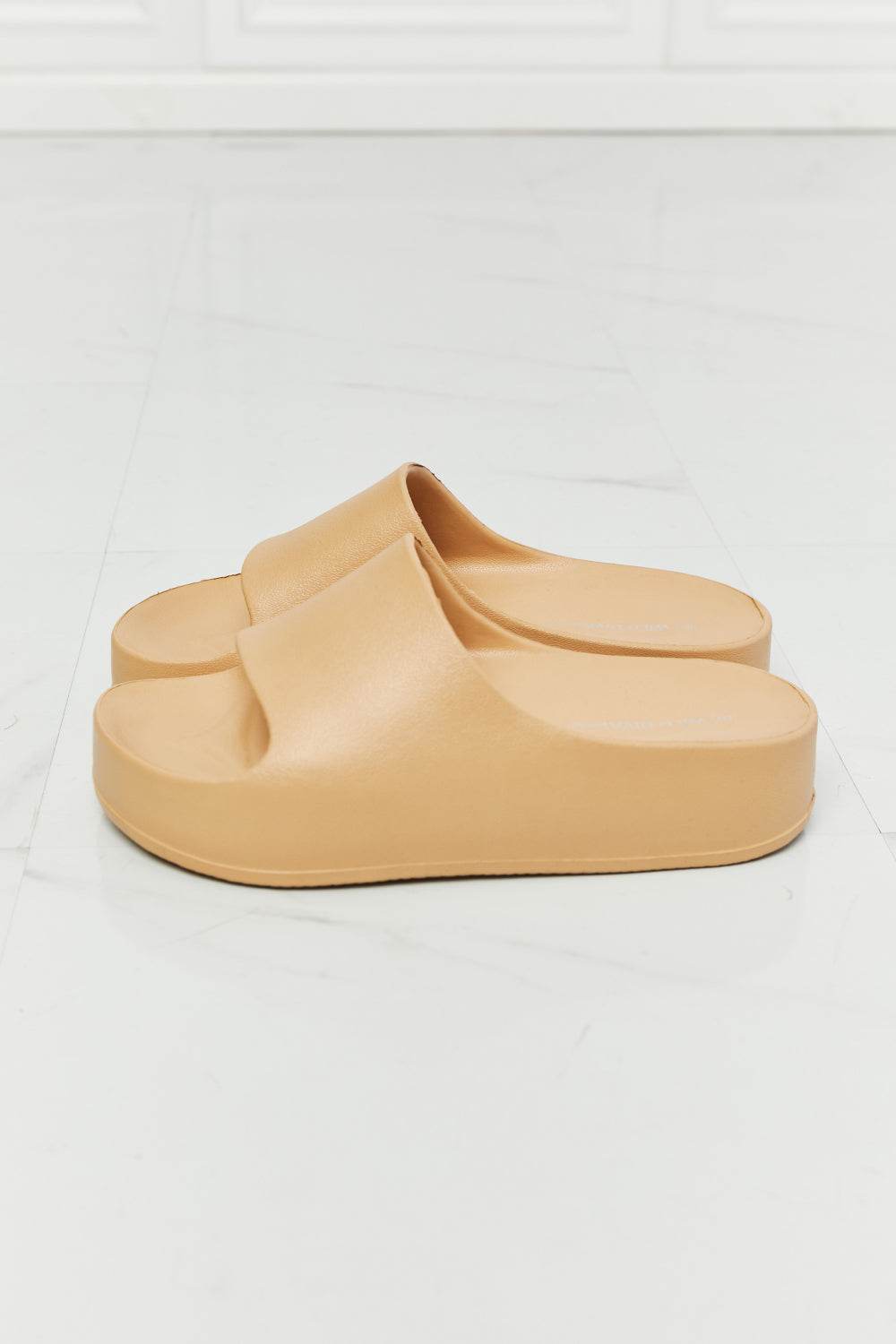 WILD DIVA Summer Feels Platform Slide - DaTrendStore.Com