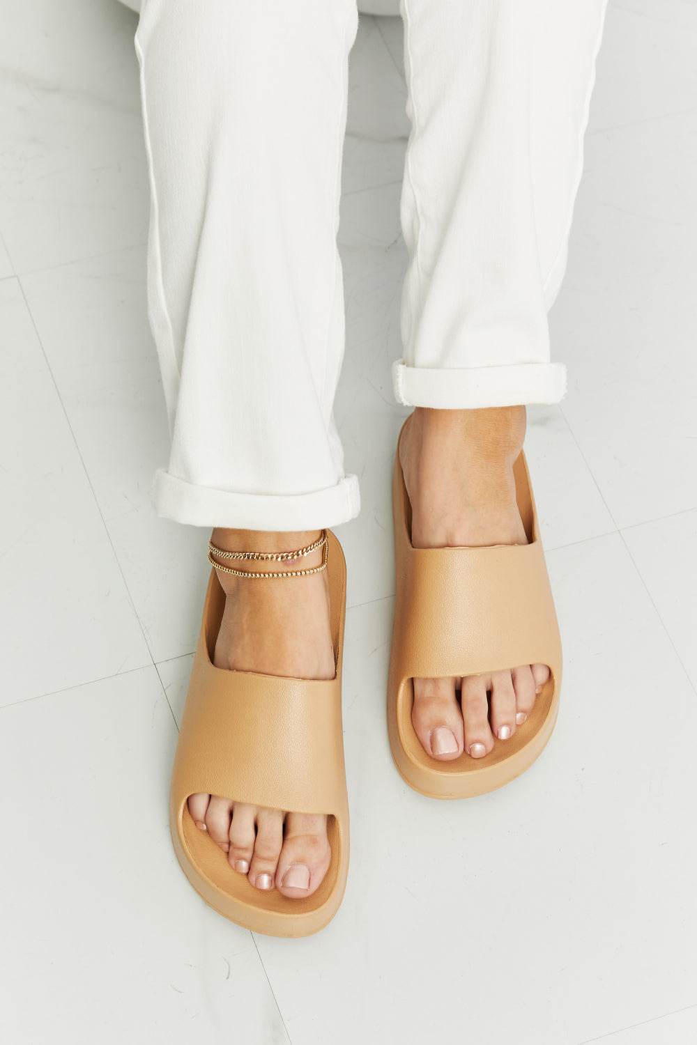 WILD DIVA Summer Feels Platform Slide - DaTrendStore.Com