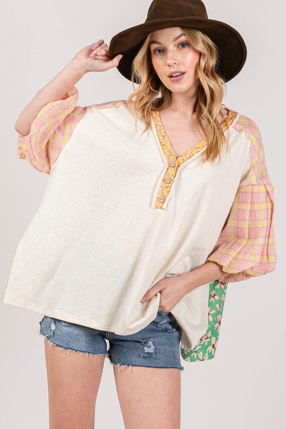 SAGE + FIG Color Block Bubble Sleeve Top - DaTrendStore.Com