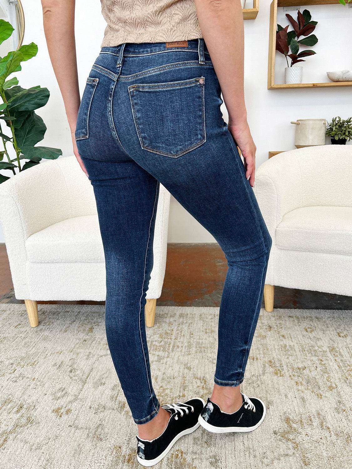 Judy Blue Full Size Classic Handsand Skinny Jeans - DaTrendStore.Com