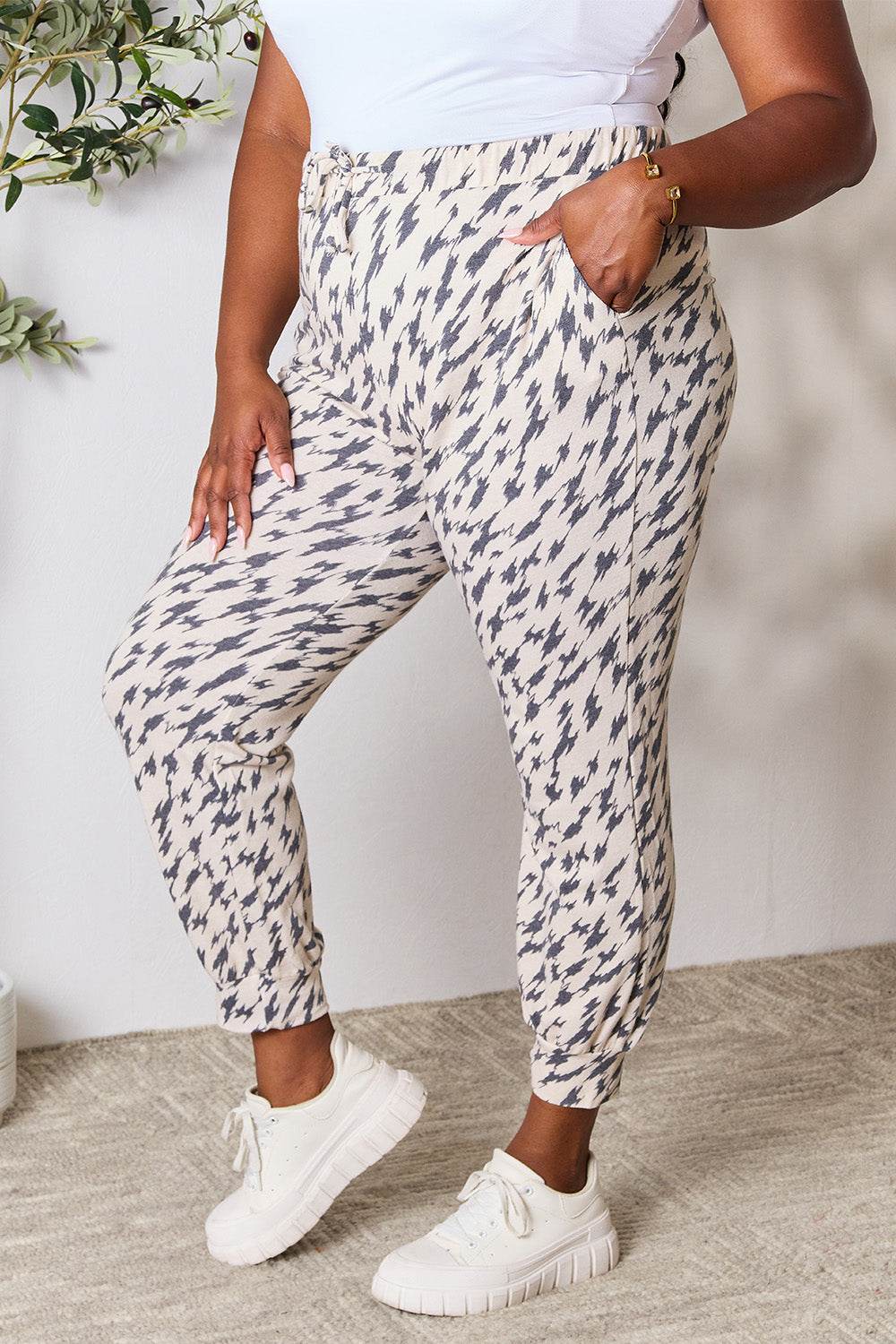Heimish Full Size Printed Drawstring Pants - DaTrendStore.Com