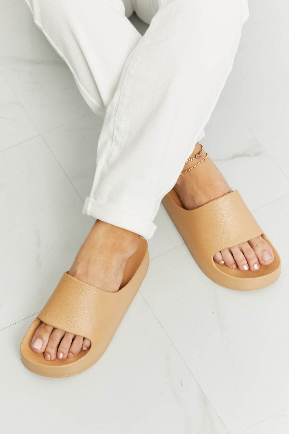 WILD DIVA Summer Feels Platform Slide - DaTrendStore.Com