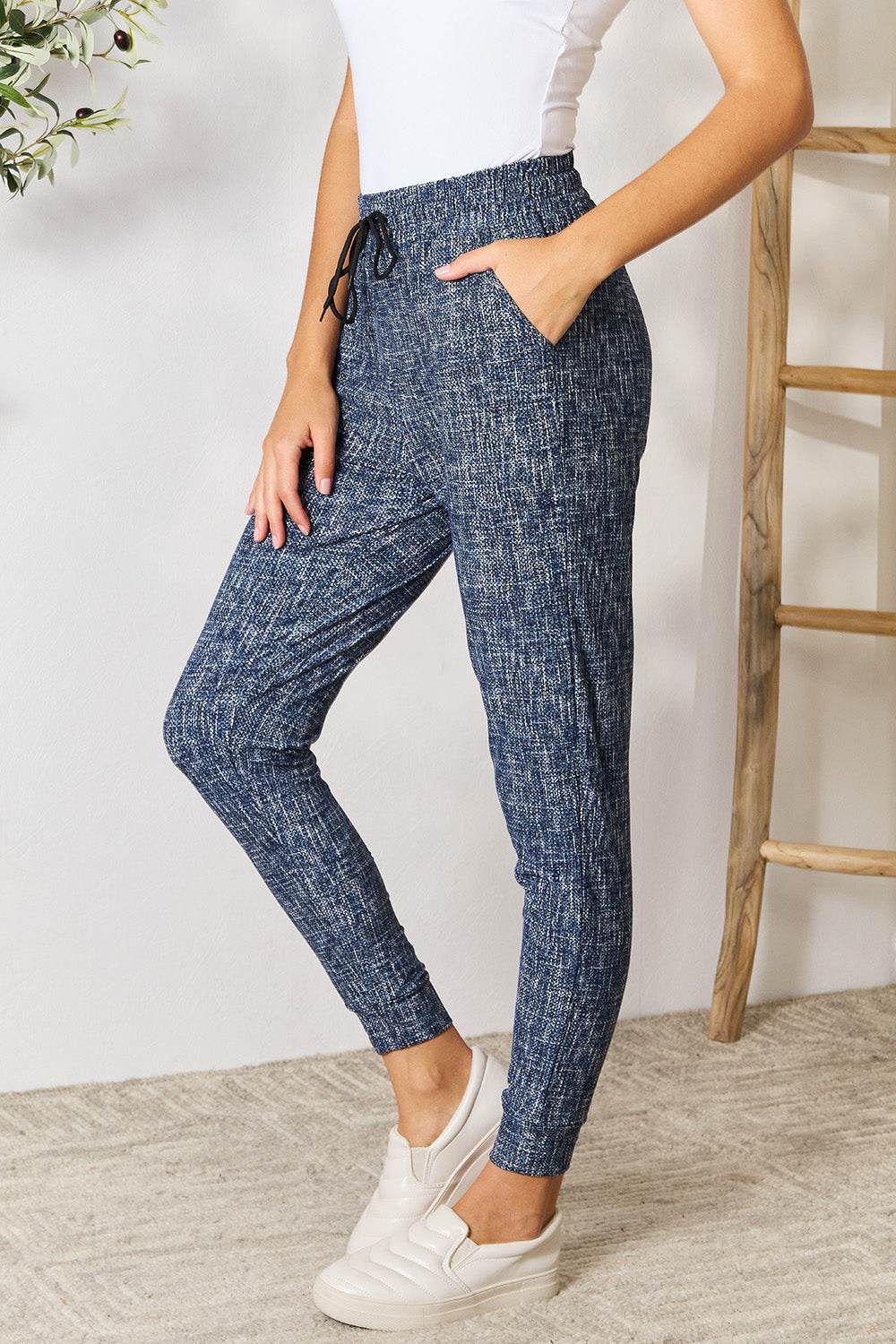 LOVEIT Heathered Drawstring Leggings with Pockets - DaTrendStore.Com