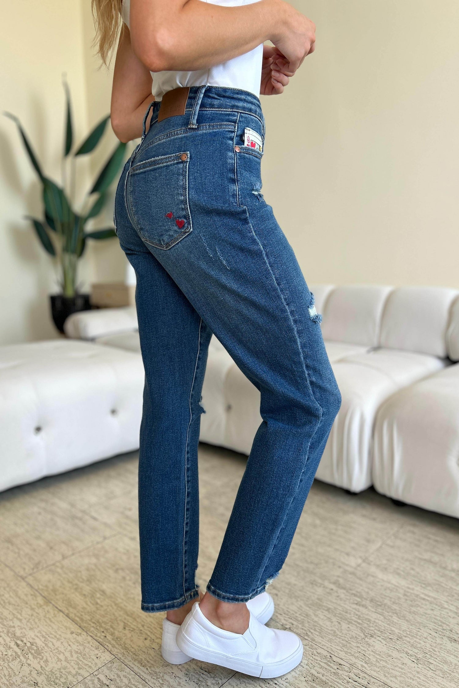Judy Blue Full Size Queen Of Hearts Coin Pocket BF Jeans - DaTrendStore.Com