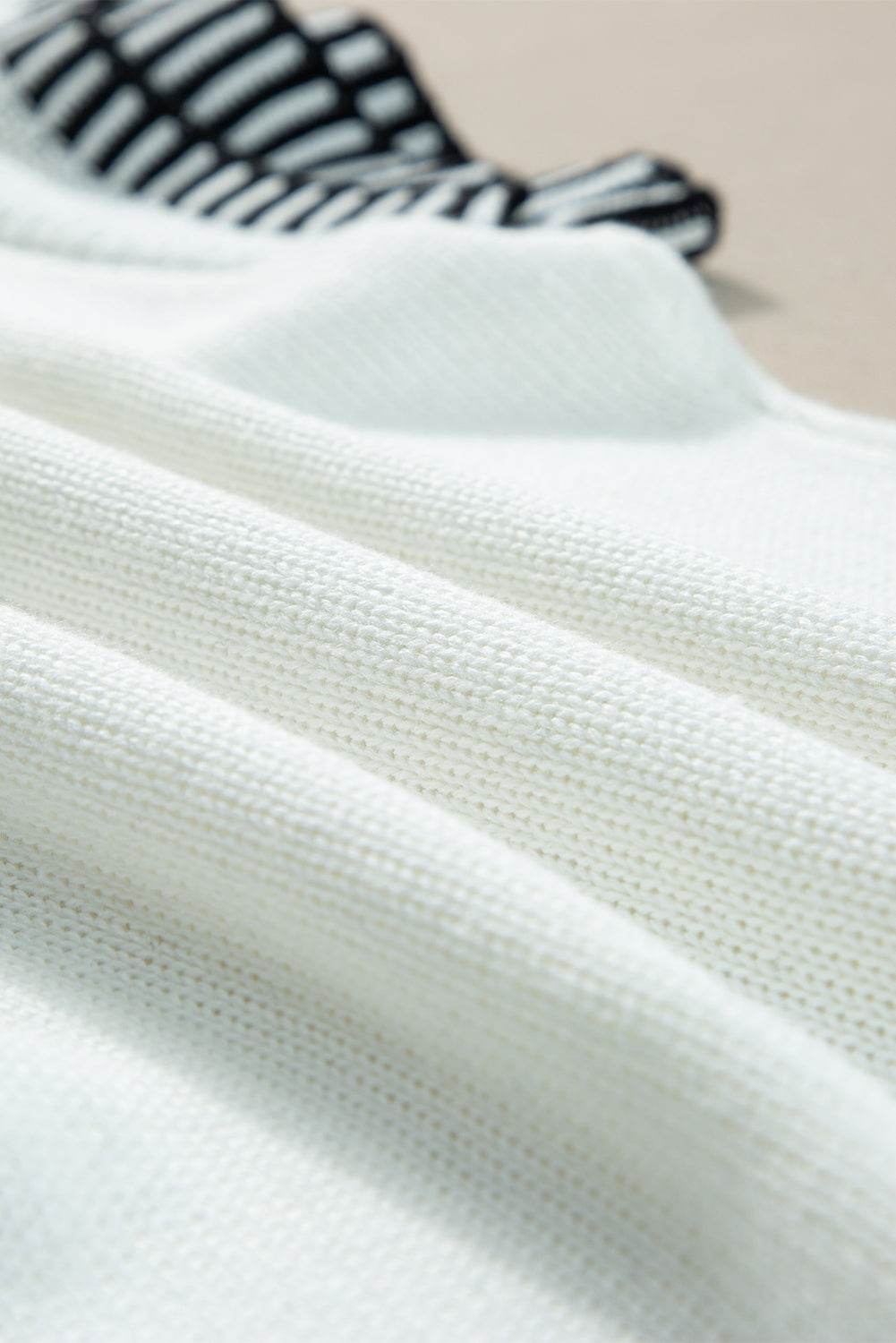 Round Neck Short Sleeve Knit Top - DaTrendStore.Com