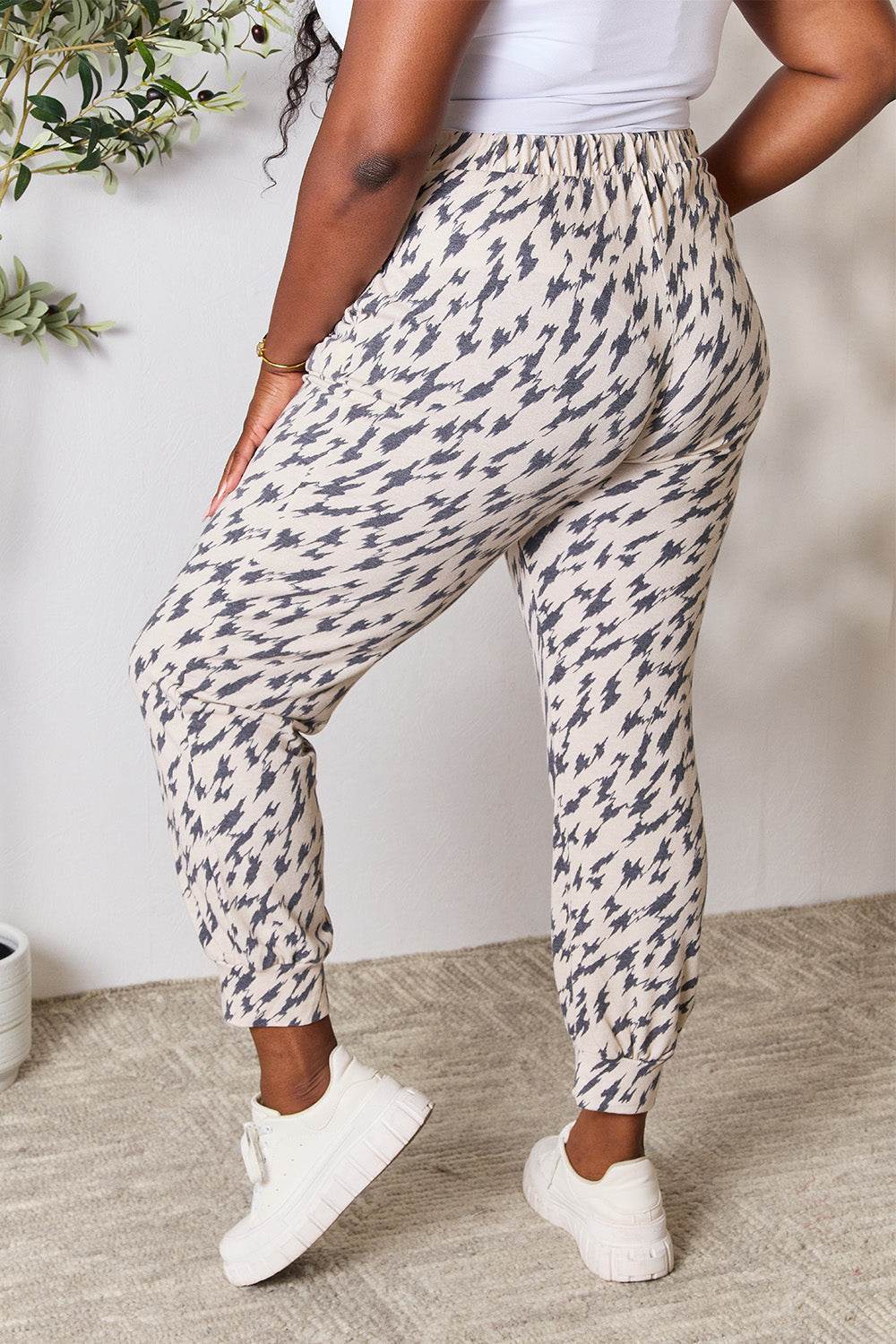 Heimish Full Size Printed Drawstring Pants - DaTrendStore.Com