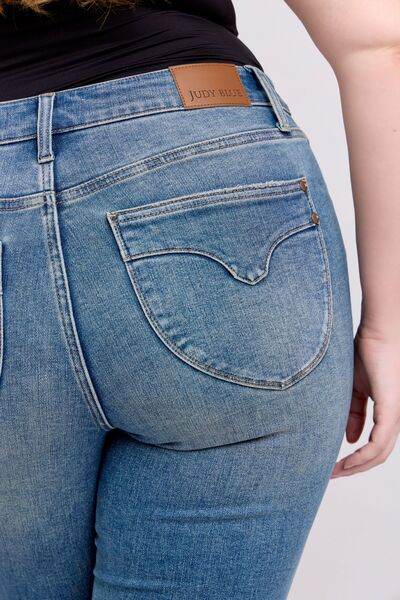 Judy Blue MR Tummy Control Vintage Wash Jeans - DaTrendStore.Com